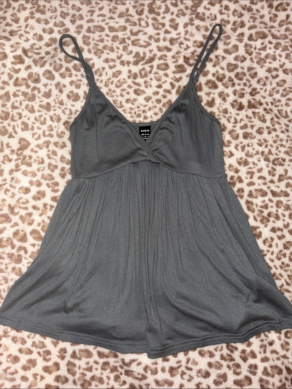 SHEIN Army Green V-Neck Adjustable Spaghetti Strap Swing Cami Top